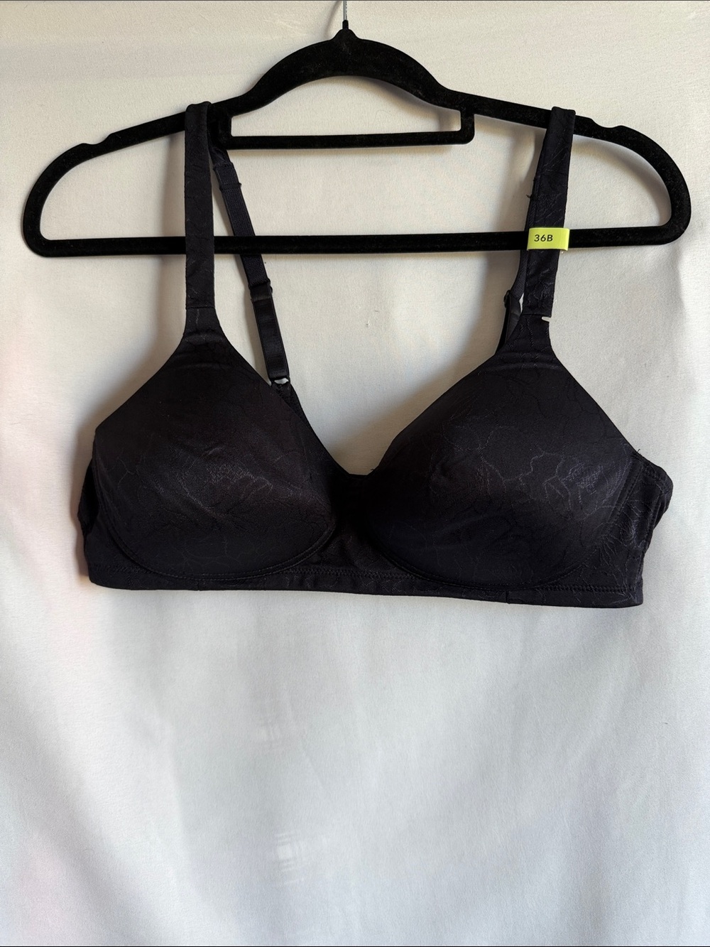 Vanity Fair Black Wireless Support Bra